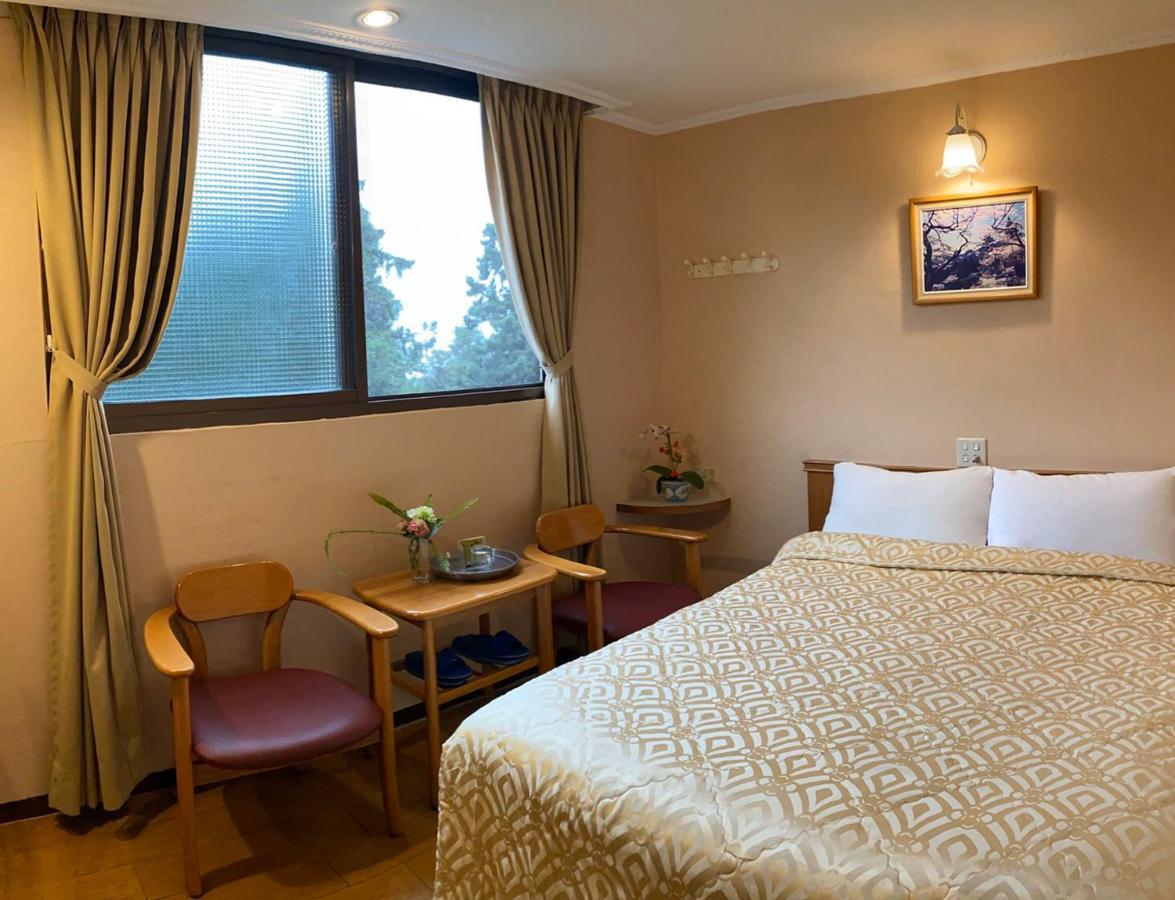登山別館 호텔 중정 외부 사진